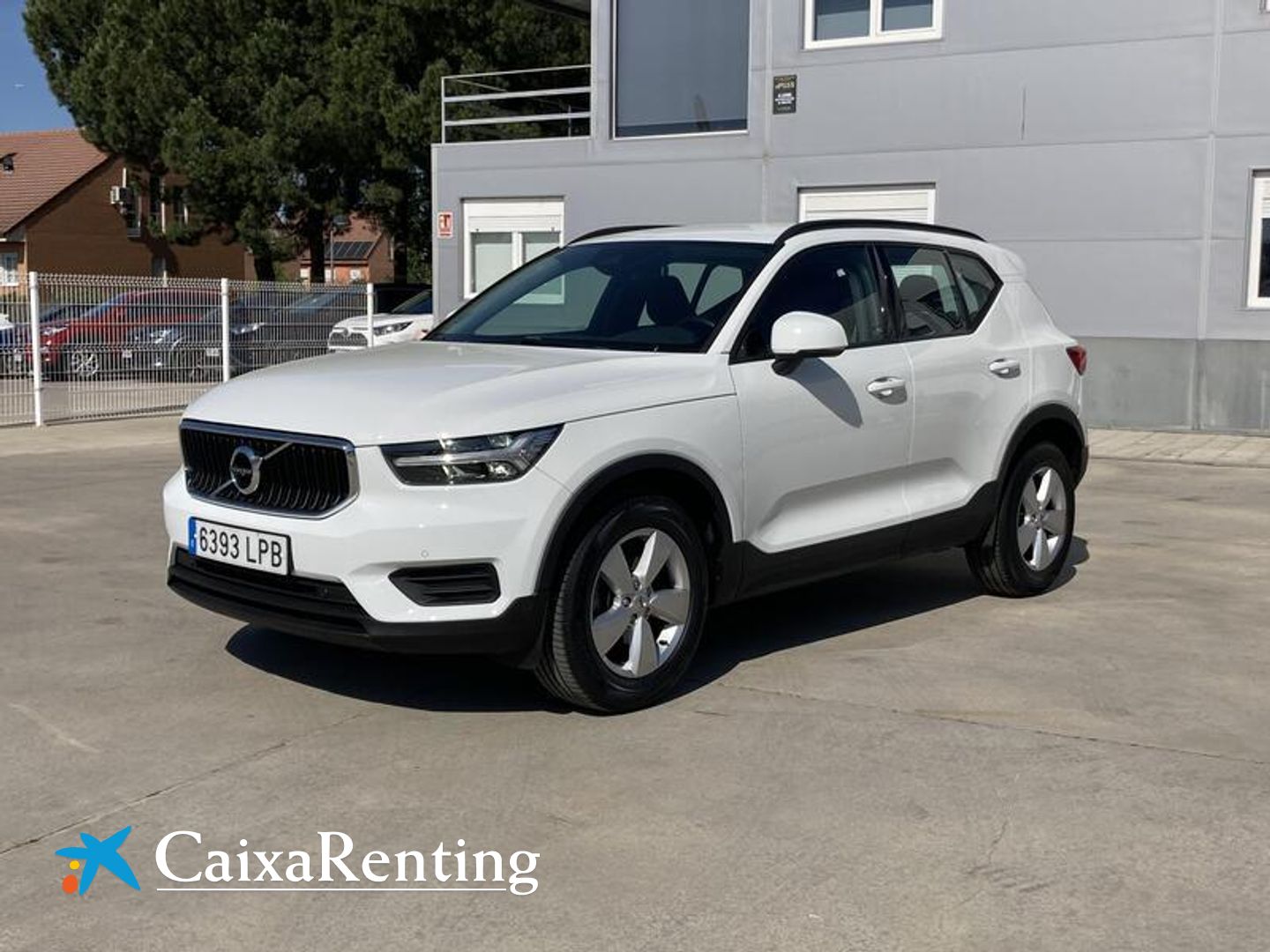 Volvo XC40 T2 Momentum Core 95 kW (129 CV) Blanco All Terrain / Pick-up