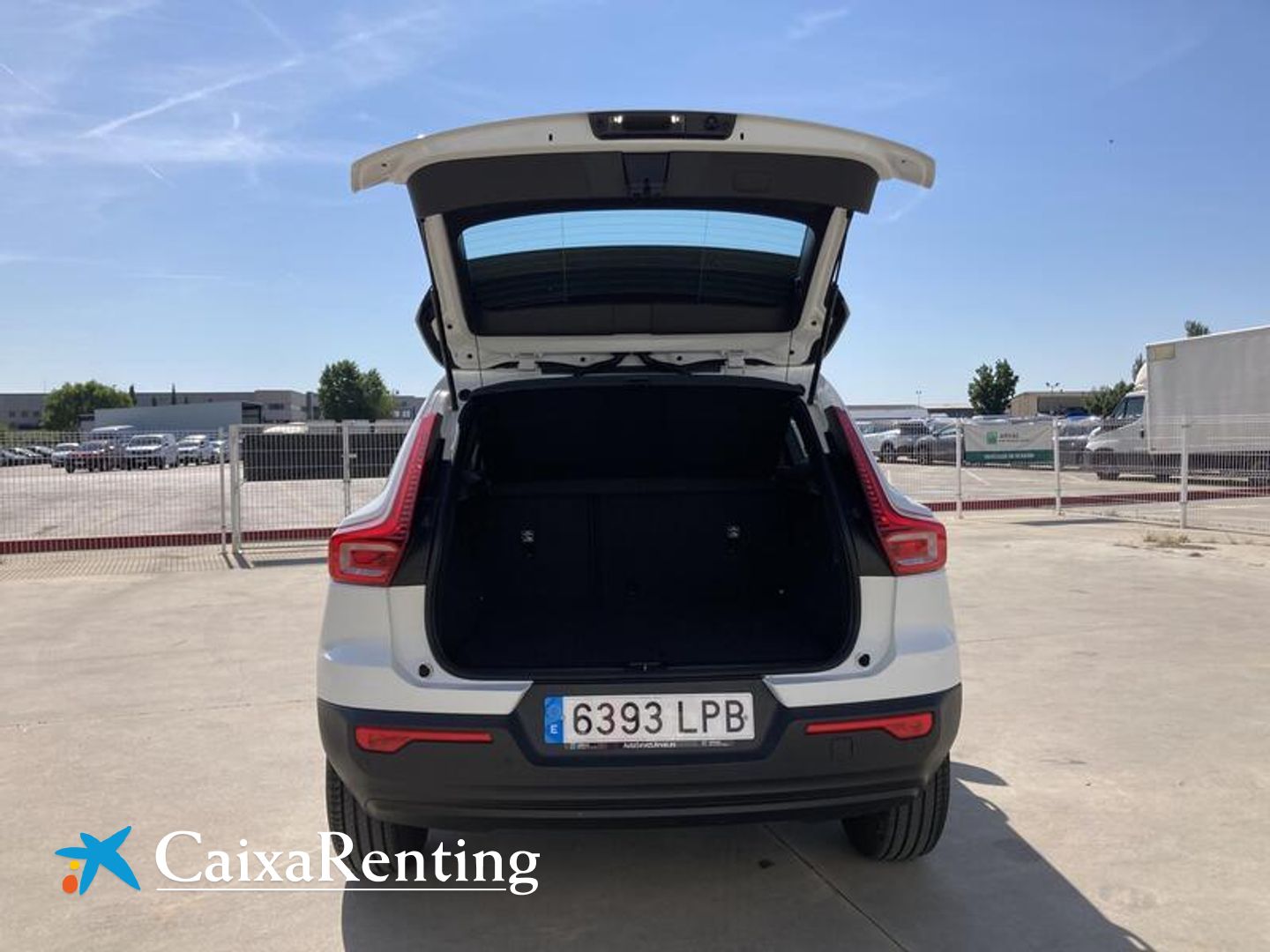 Volvo XC40 T2 Momentum Core 95 kW (129 CV)