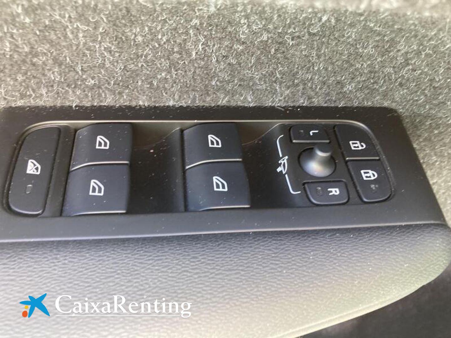 Volvo XC40 T2 Momentum Core 95 kW (129 CV)