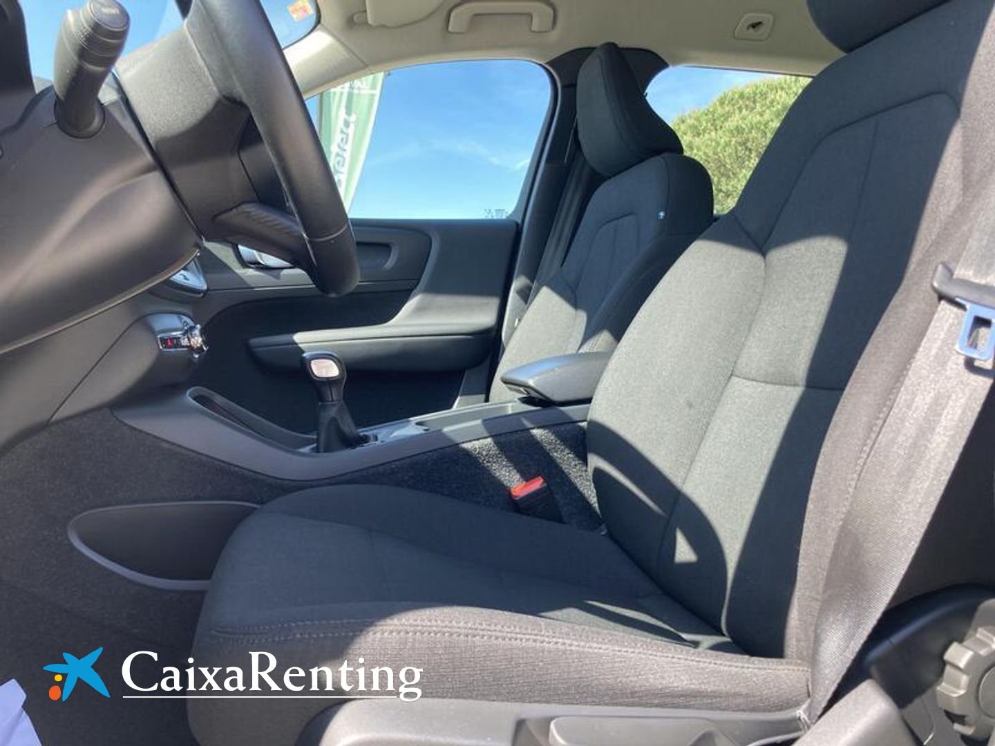 Volvo XC40 T2 Momentum Core 95 kW (129 CV)