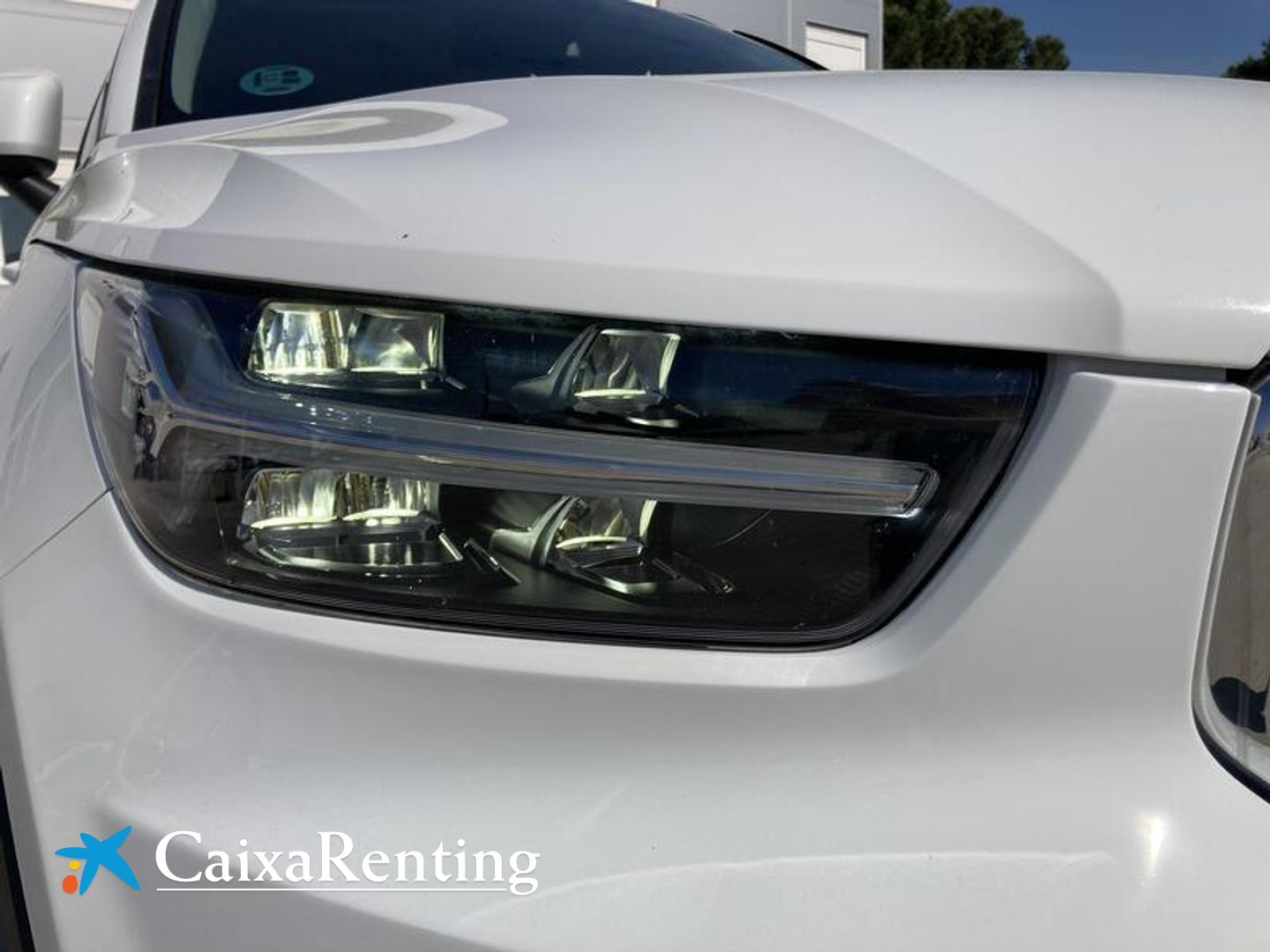 Volvo XC40 T2 Momentum Core 95 kW (129 CV)