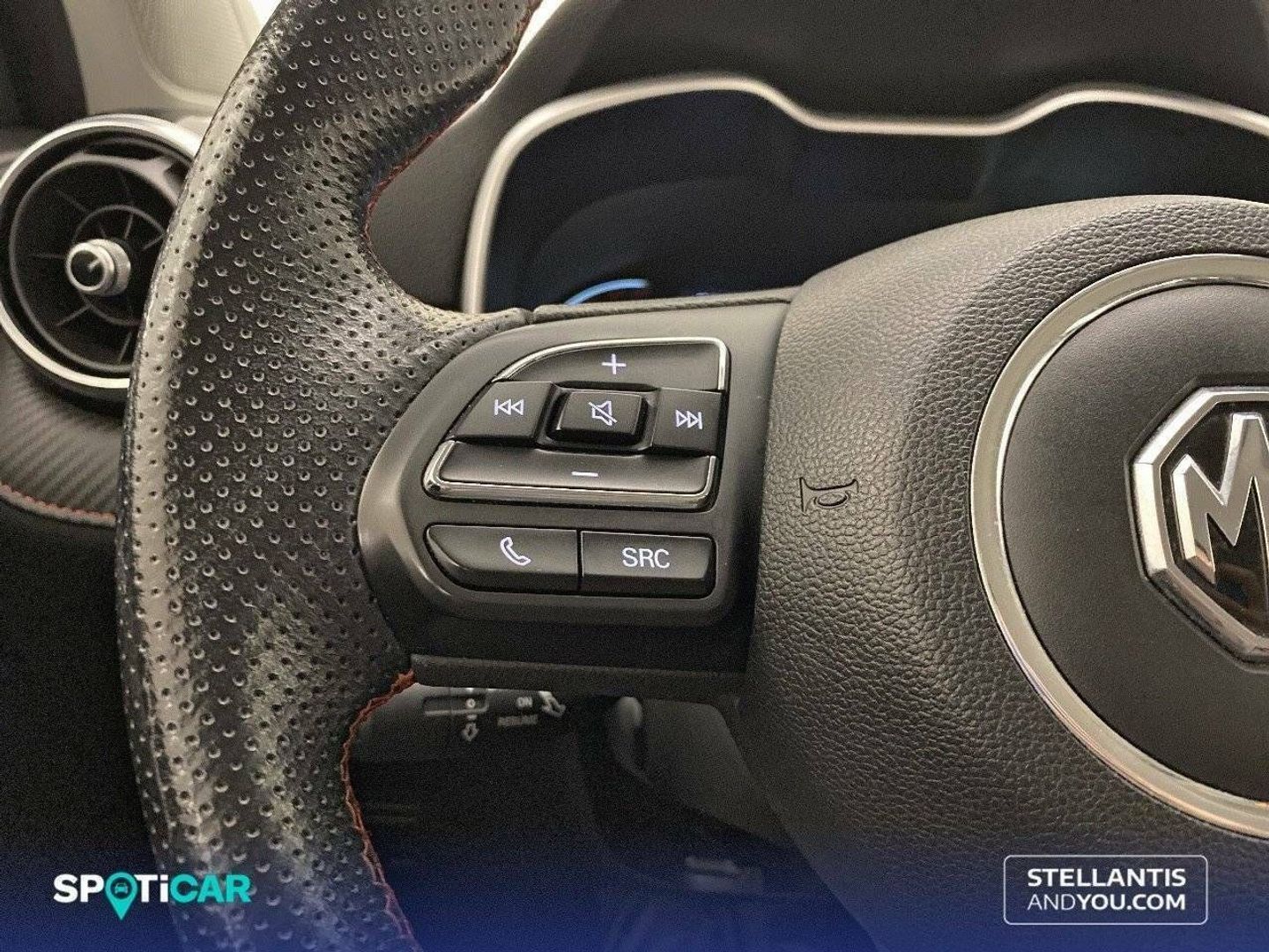 MG ZS 1.5 Luxury 78 kW (106 CV)