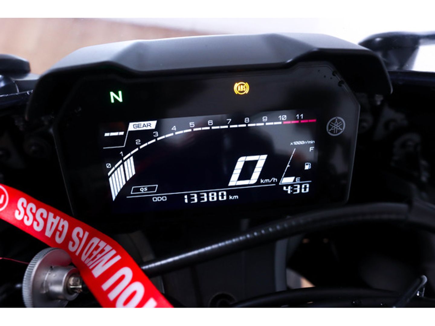 YAMAHA R7