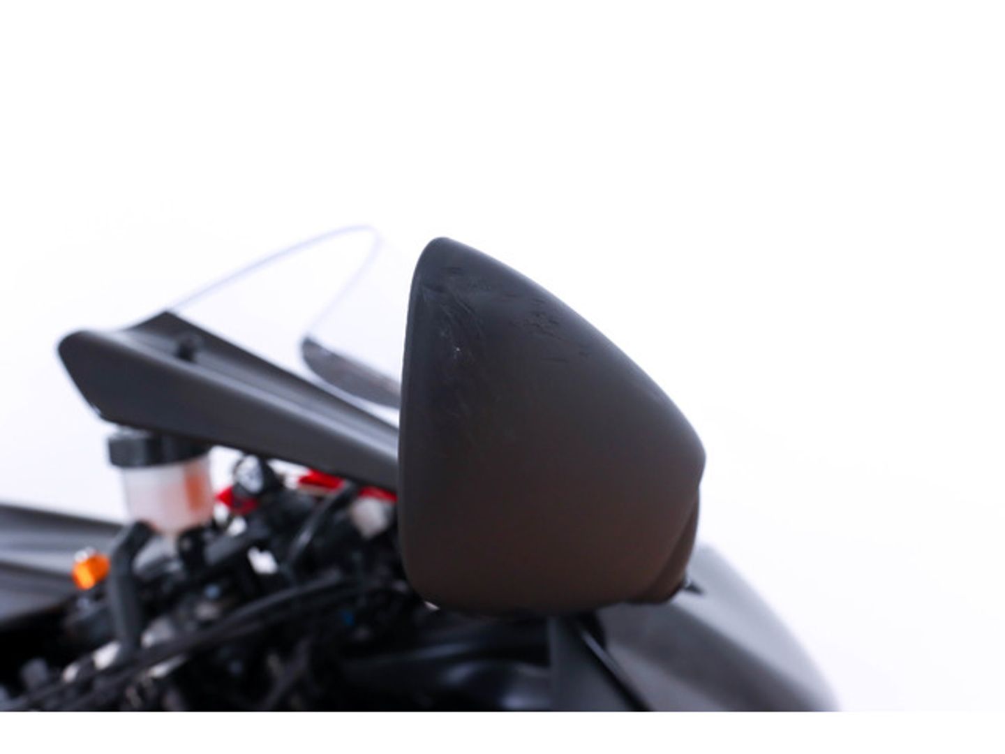 YAMAHA R7