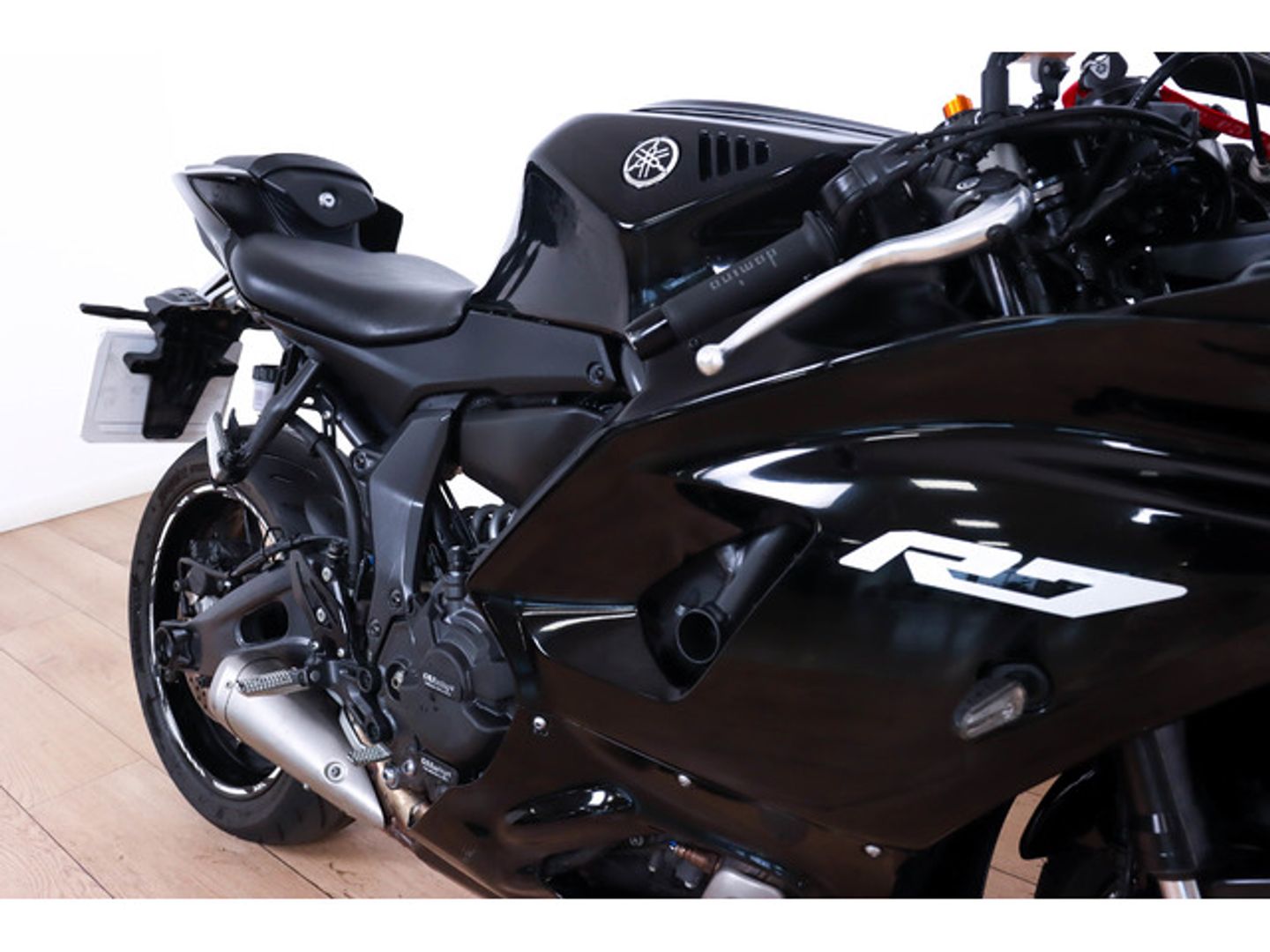 YAMAHA R7