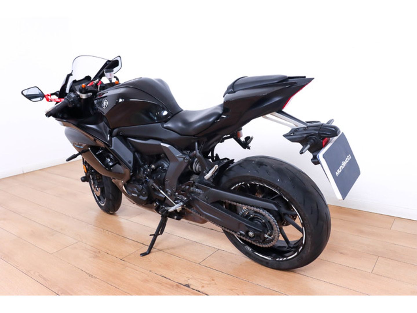 YAMAHA R7