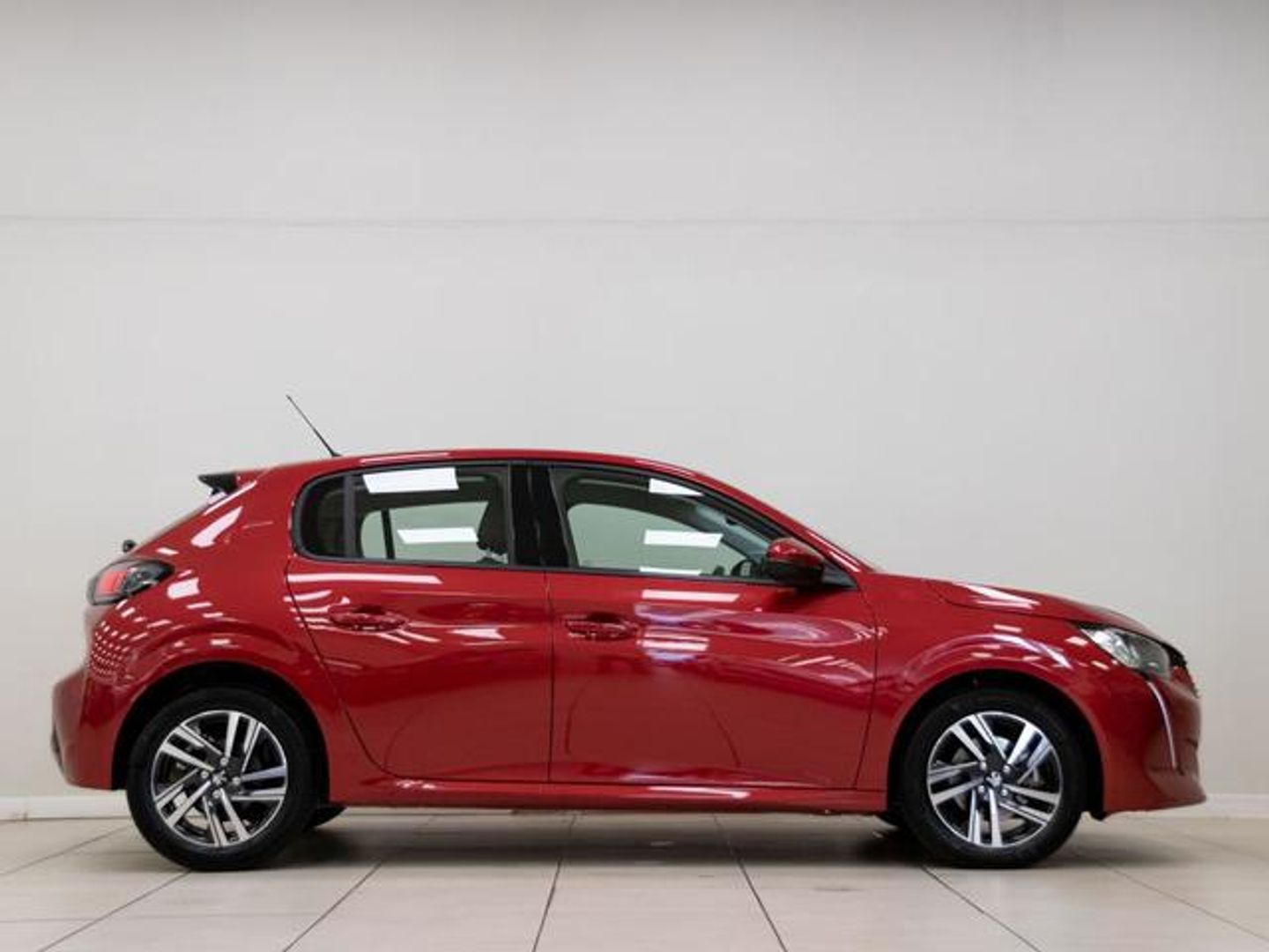 Peugeot 208 PureTech 100 Allure Pack 75 kW (100 CV)