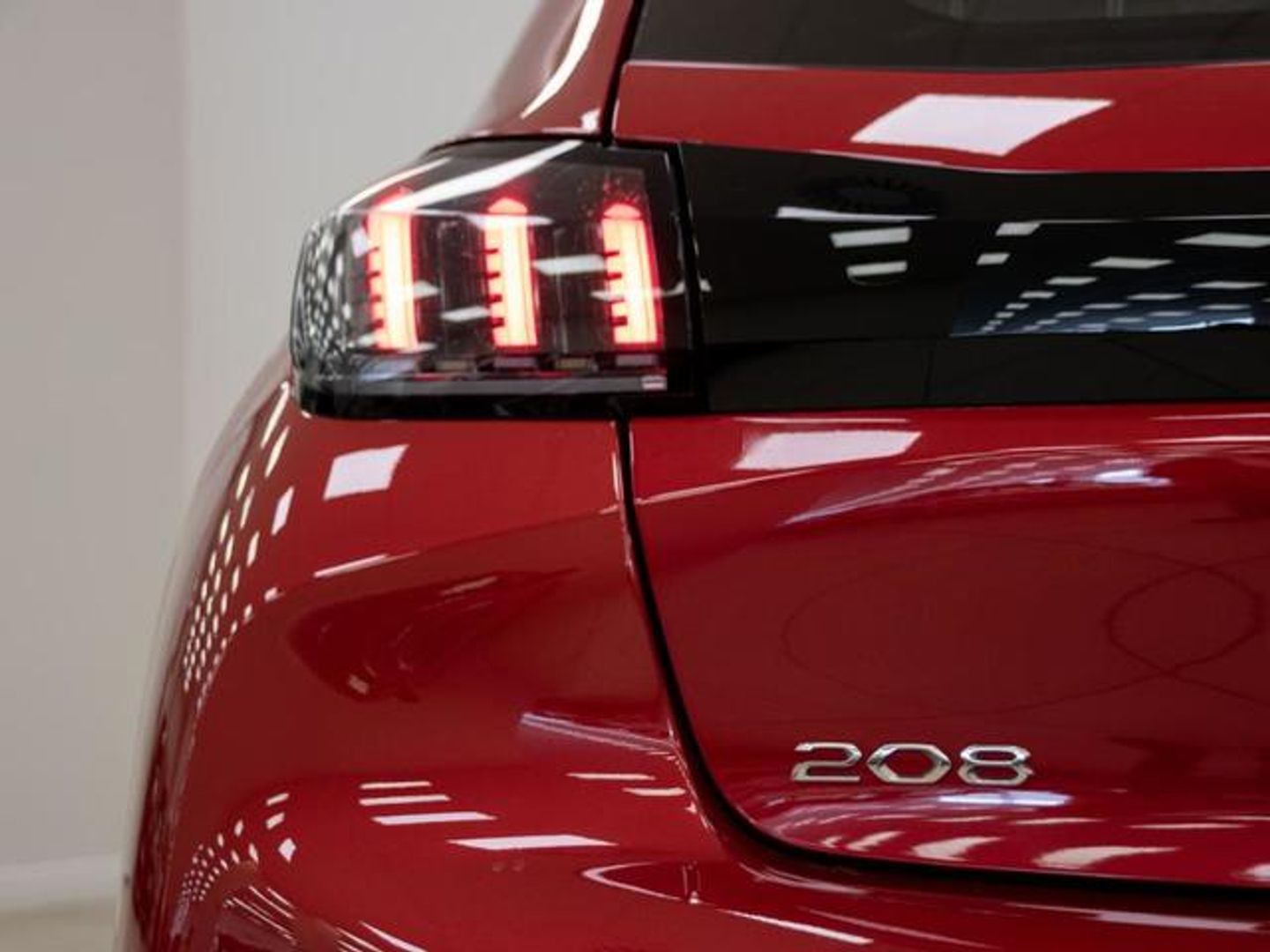 Peugeot 208 PureTech 100 Allure Pack 75 kW (100 CV)
