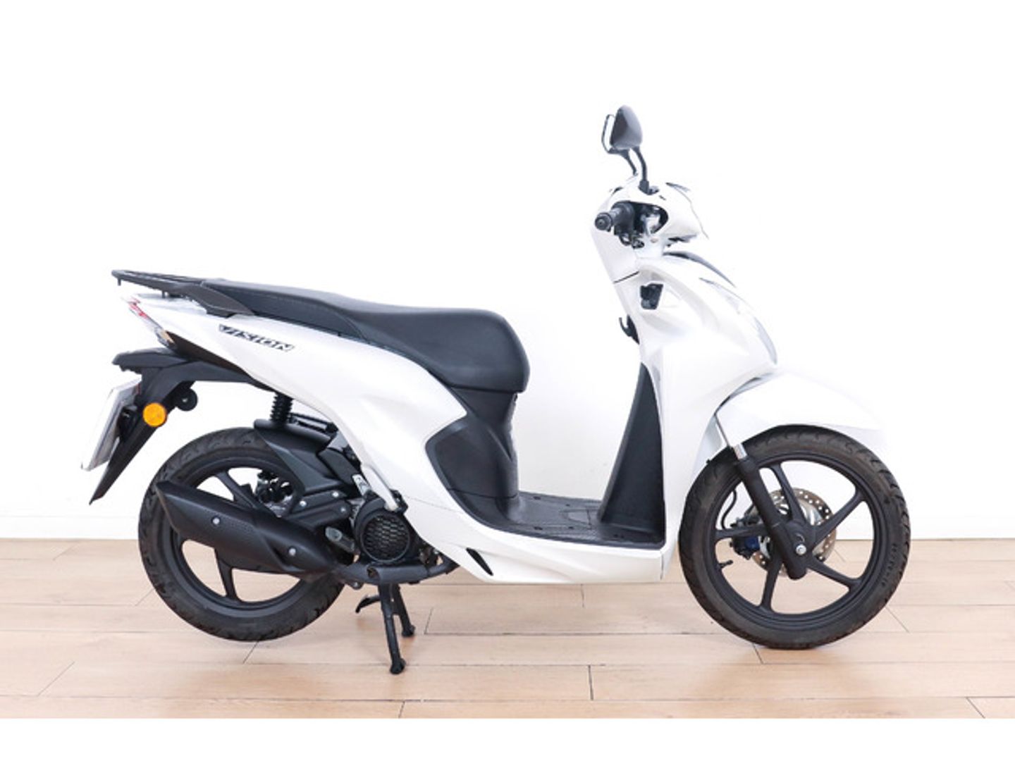 Honda Vision 110 Blanco Motorcycle