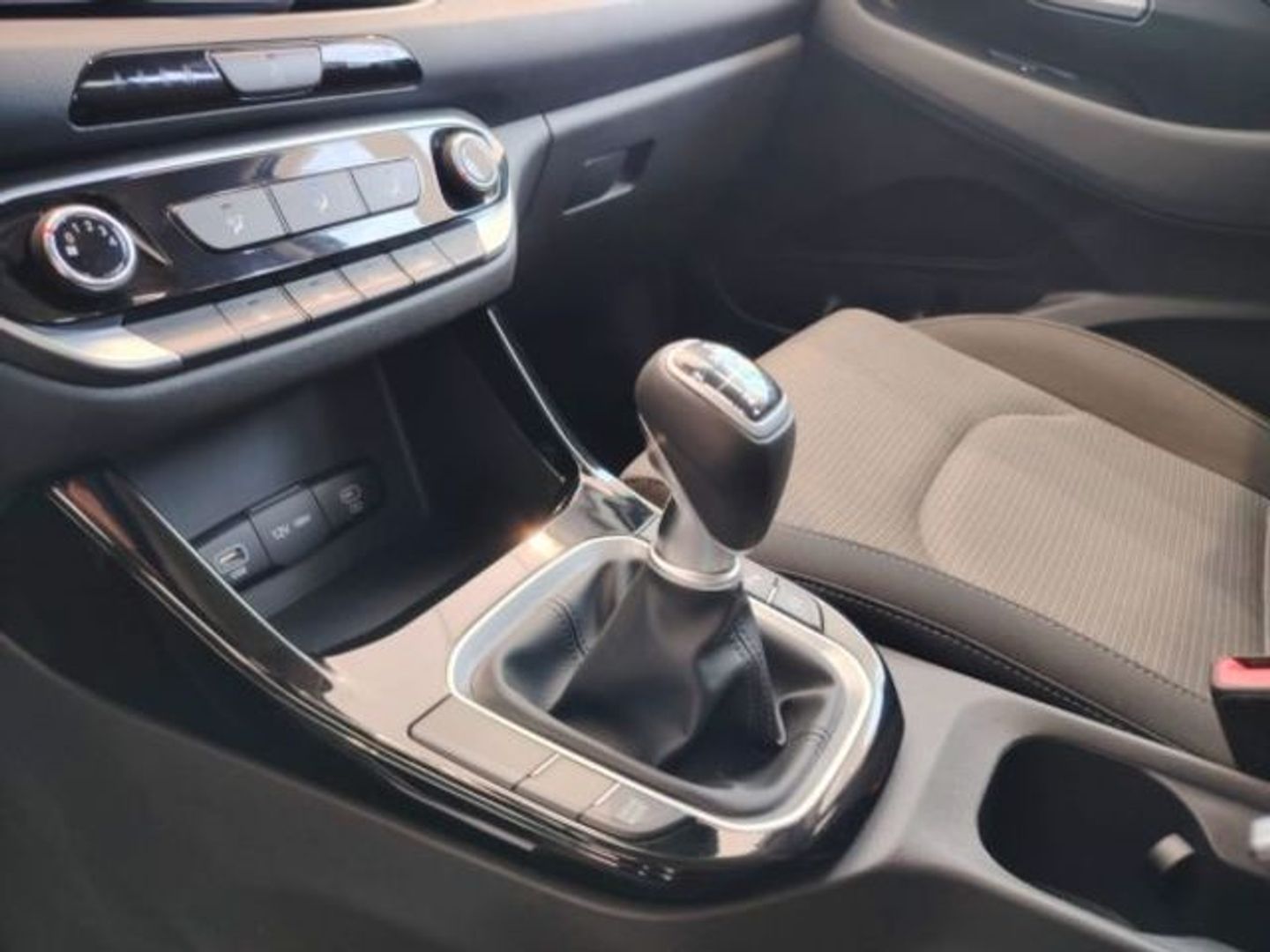 Hyundai i30 1.0 TGDI 48V Klass 74 kW (100 CV)