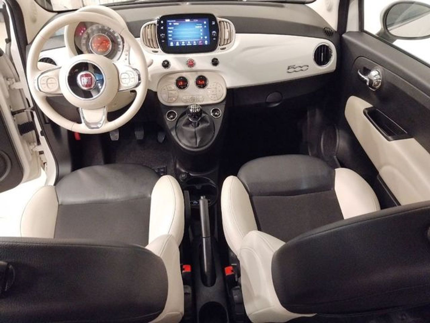 Fiat 500 1.0 Hybrid Dolcevita 51 kW (70 CV)