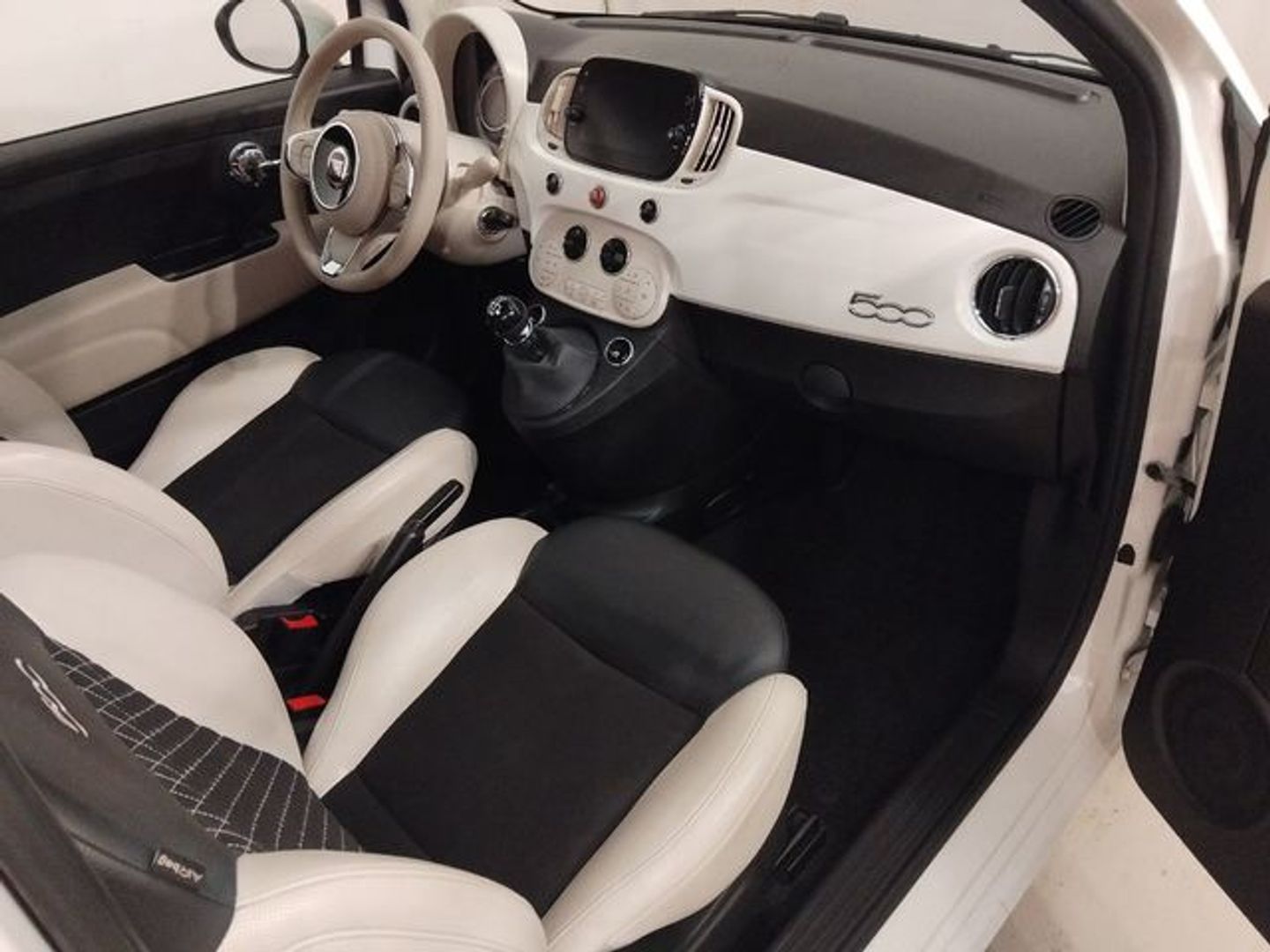 Fiat 500 1.0 Hybrid Dolcevita 51 kW (70 CV)