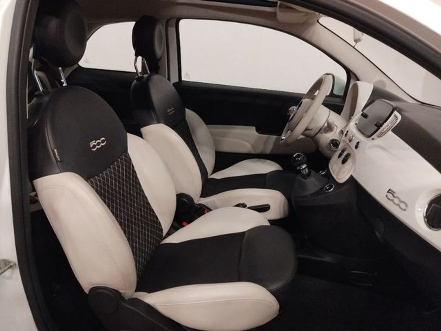 Fiat 500 1.0 Hybrid Dolcevita 51 kW (70 CV)