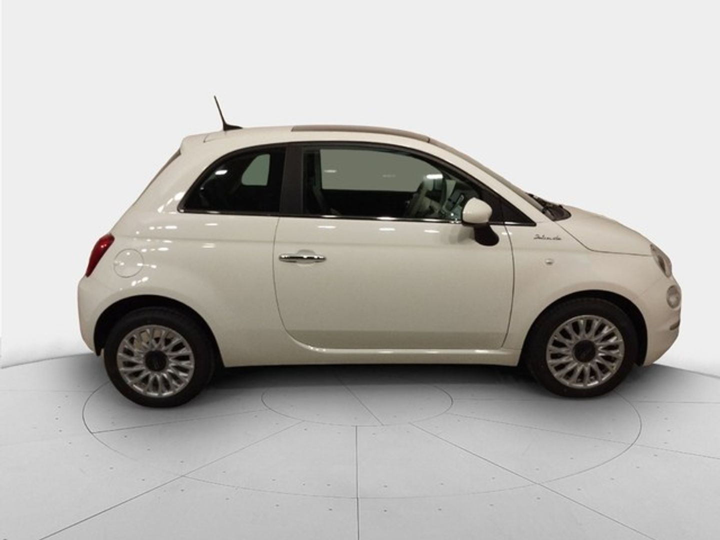Fiat 500 1.0 Hybrid Dolcevita 51 kW (70 CV)
