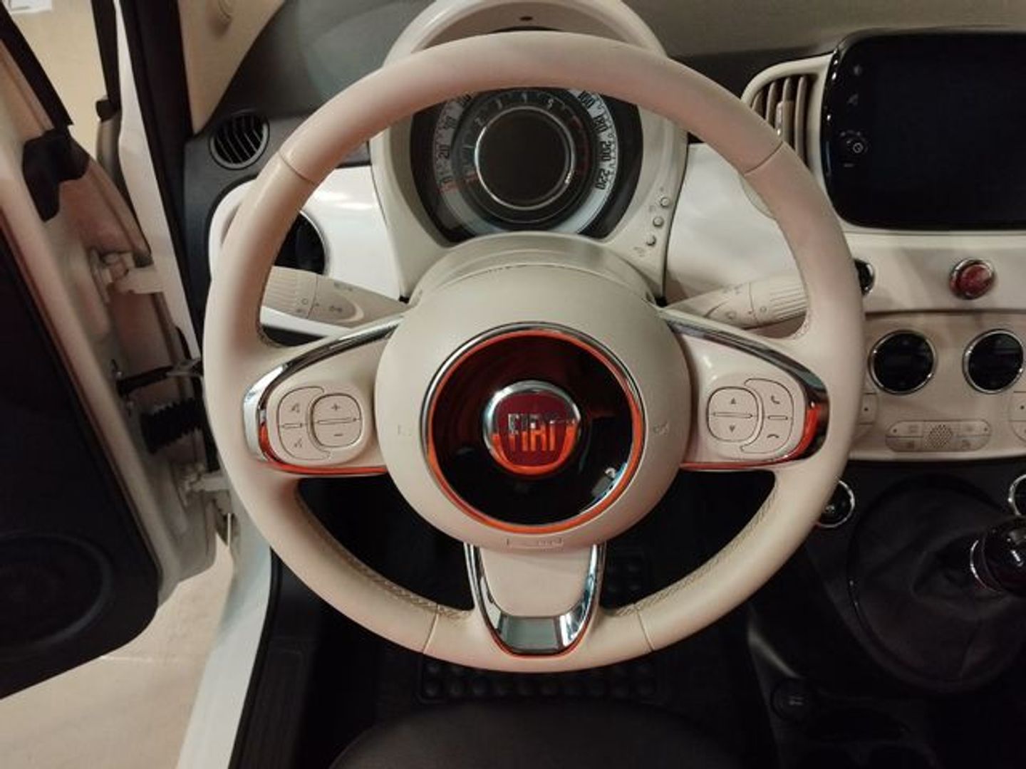Fiat 500 1.0 Hybrid Dolcevita 51 kW (70 CV)
