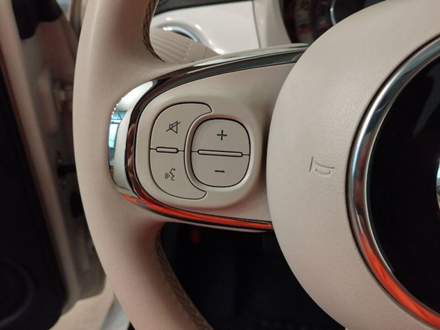 Fiat 500 1.0 Hybrid Dolcevita 51 kW (70 CV)