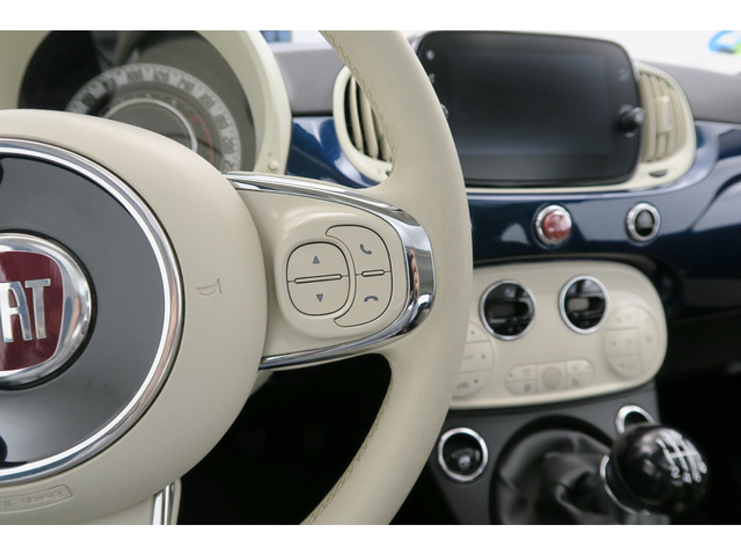 Fiat 500 1.0 Hybrid Dolcevita 51 kW (70 CV)