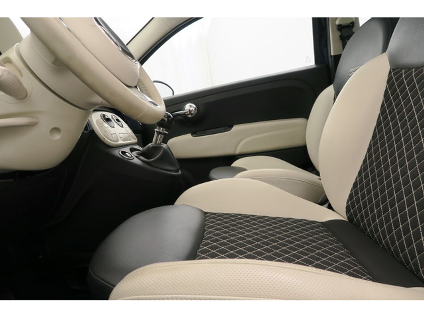 Fiat 500 1.0 Hybrid Dolcevita 51 kW (70 CV)