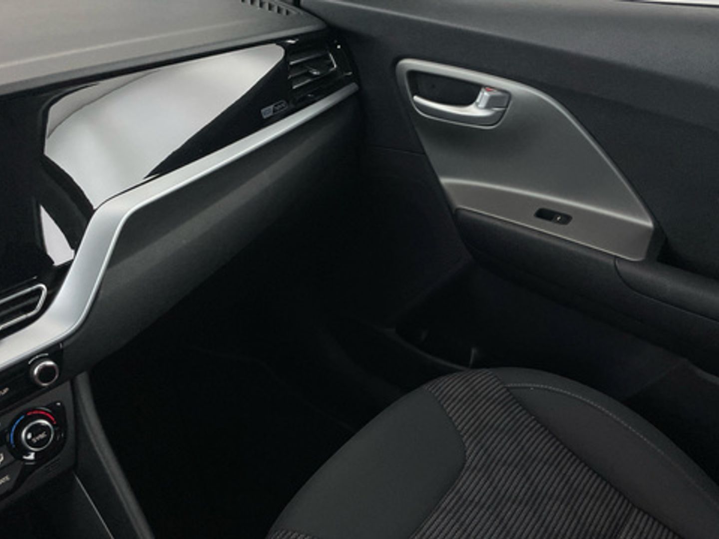 Kia Niro 1.6 GDi HEV Concept 104 kW (141 CV)