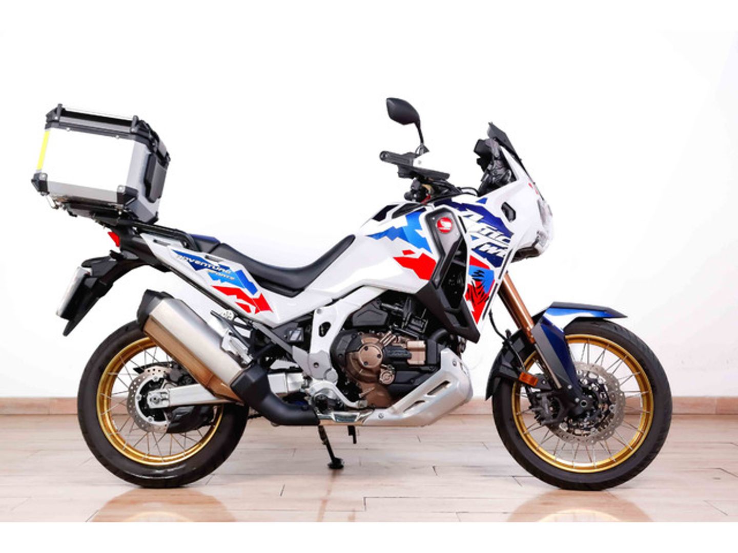 Honda Africa Twin Blanco Motorcycle
