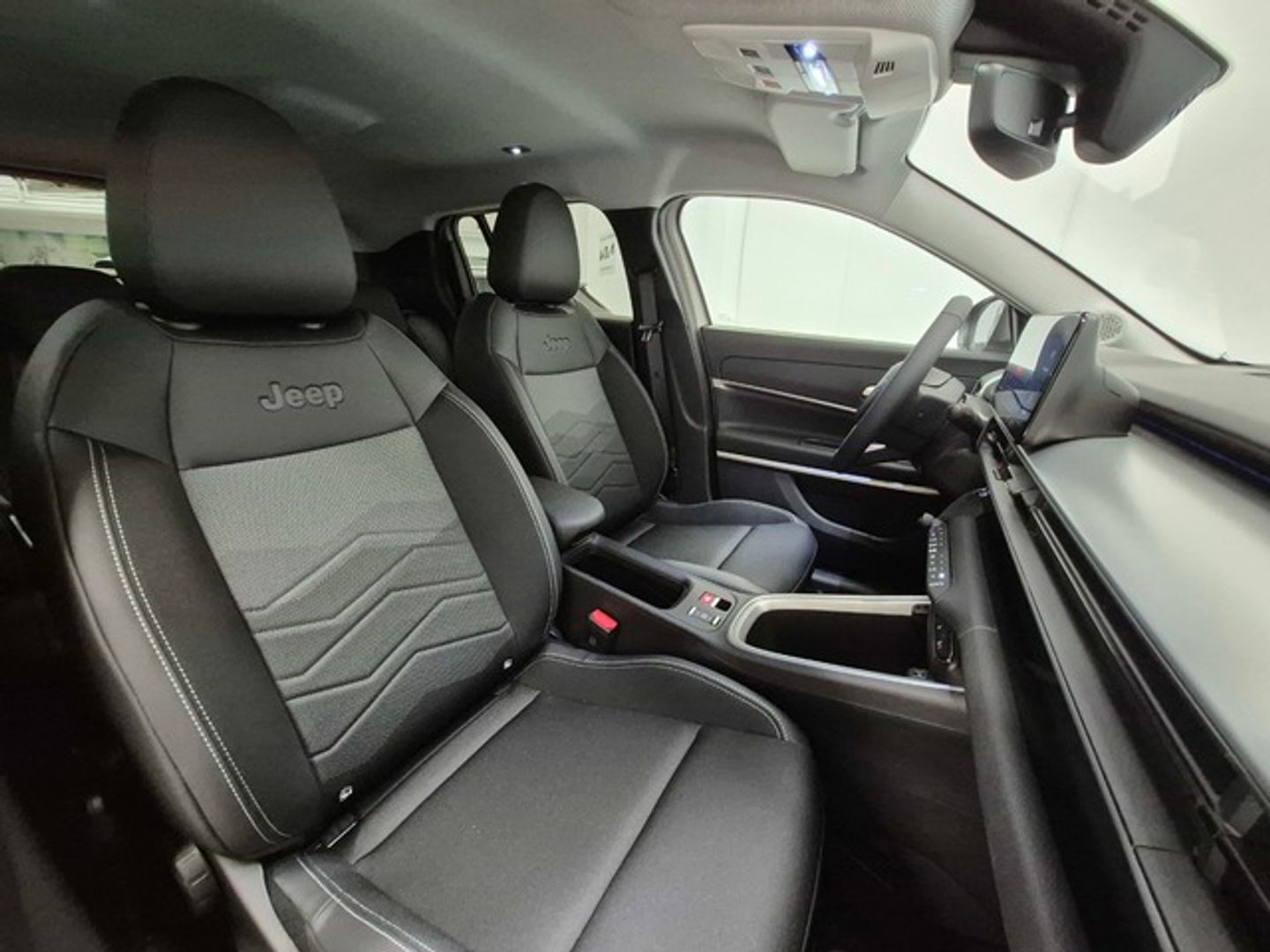 Jeep Avenger BEV Summit 115 kW (156 CV)