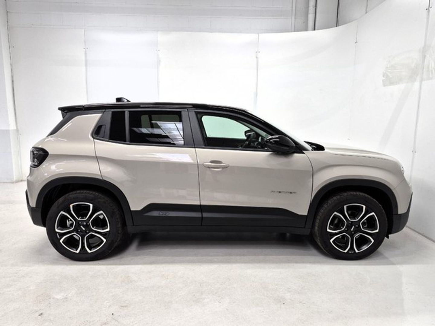 Jeep Avenger BEV Summit 115 kW (156 CV)