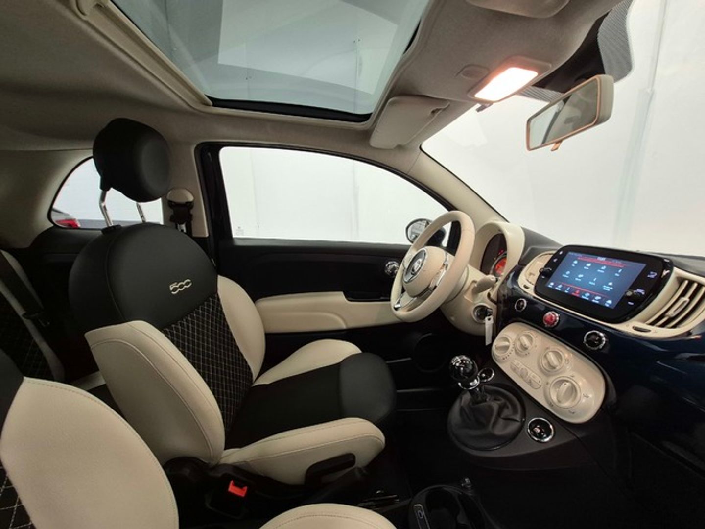 Fiat 500 1.0 Hybrid Dolcevita 51 kW (70 CV)