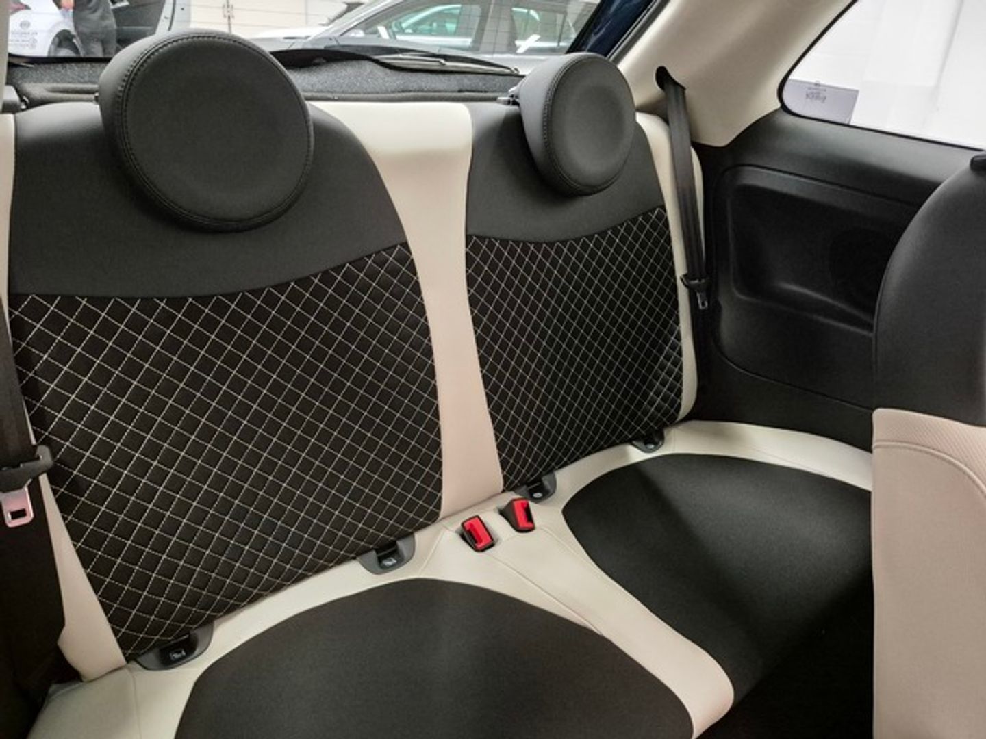 Fiat 500 1.0 Hybrid Dolcevita 51 kW (70 CV)