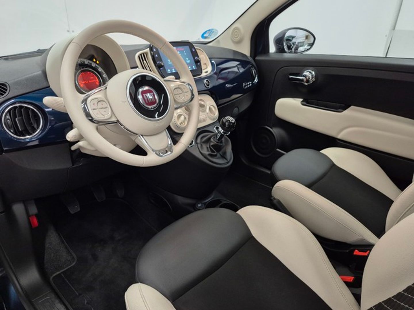 Fiat 500 1.0 Hybrid Dolcevita 51 kW (70 CV)
