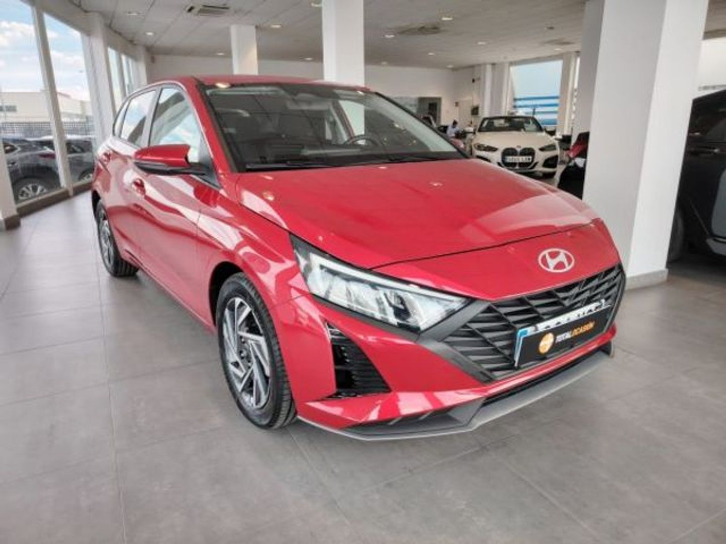 Hyundai i20 1.2 MPI Klass 62 kW (84 CV) Rojo Sedan