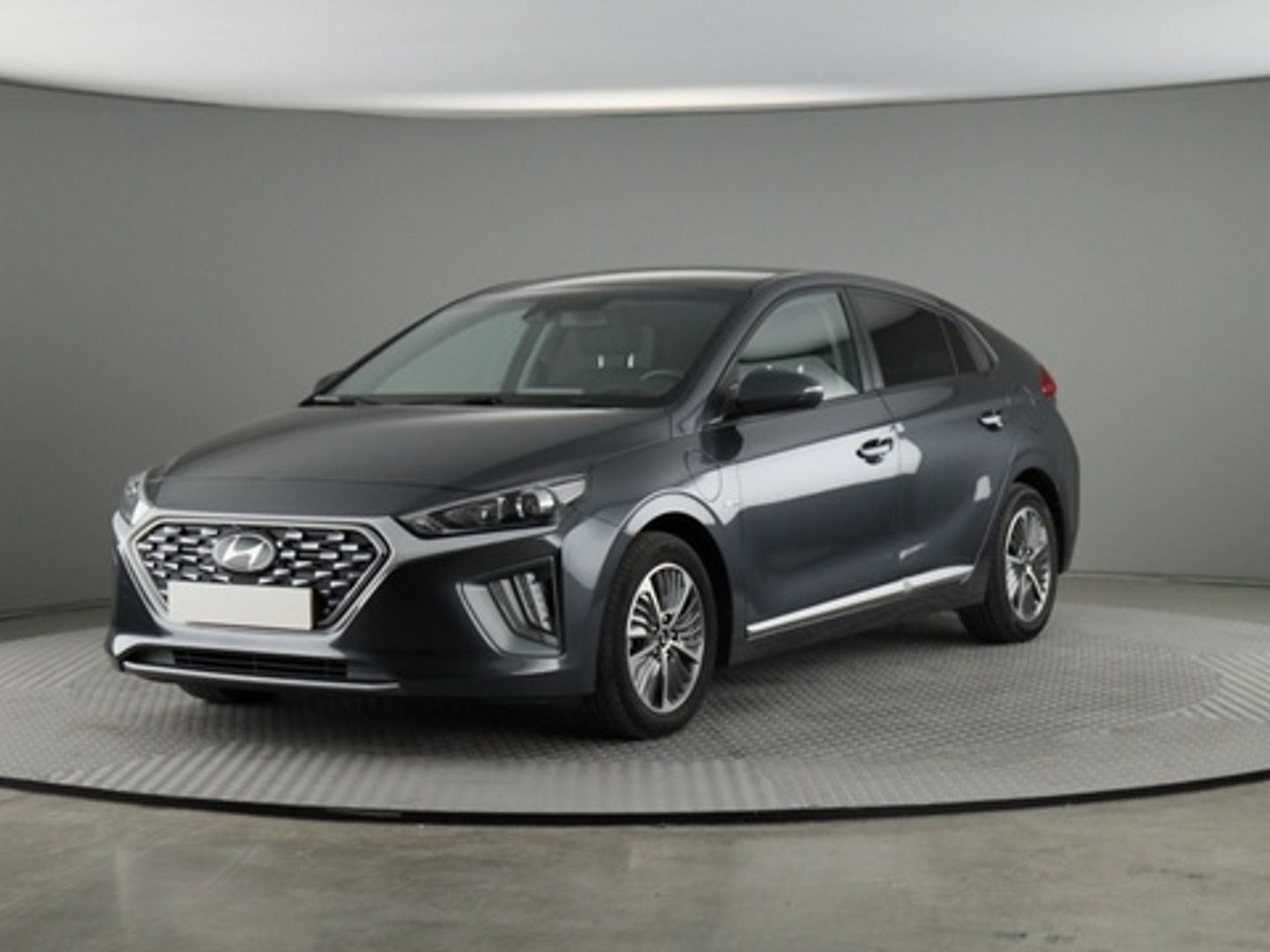 Hyundai Ioniq 1.6 GDI HEV Klass DCT 104 kW (141 CV) Gris Sedan
