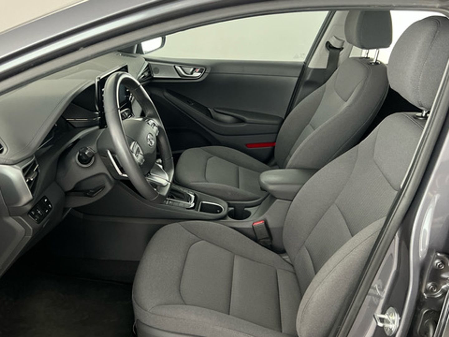 Hyundai Ioniq 1.6 GDI HEV Klass DCT 104 kW (141 CV)