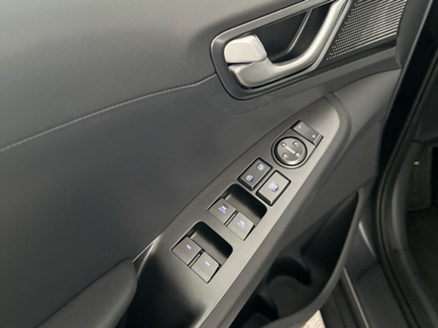 Hyundai Ioniq 1.6 GDI HEV Klass DCT 104 kW (141 CV)
