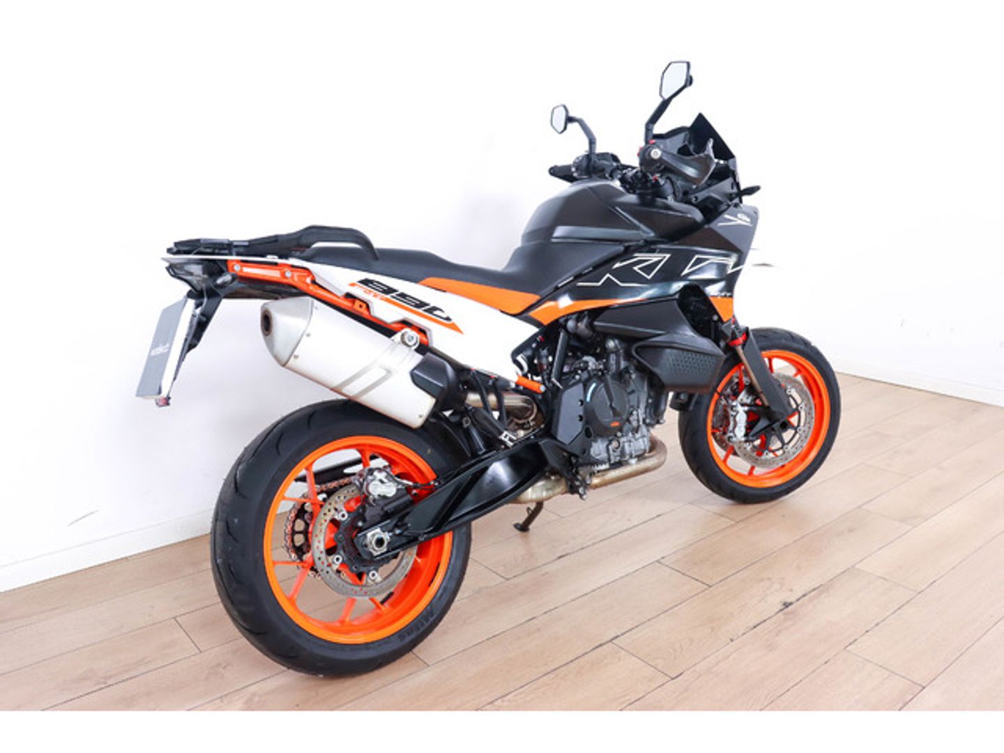 KTM SMT 890