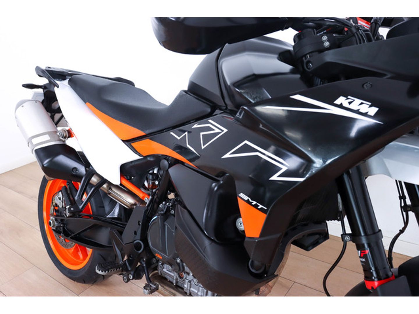 KTM SMT 890