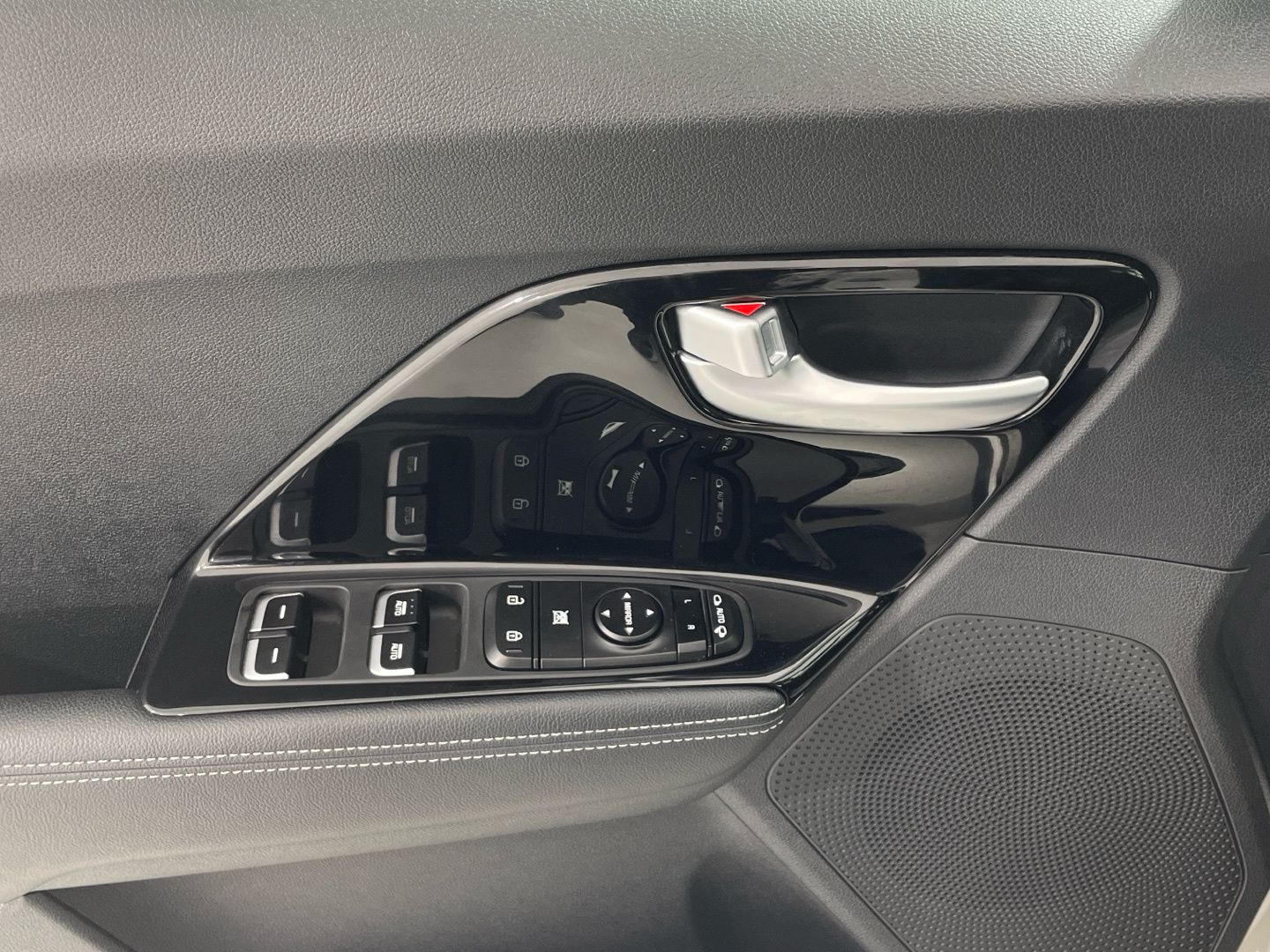 Kia Niro 1.6 GDi HEV Emotion 104 kW (141 CV)