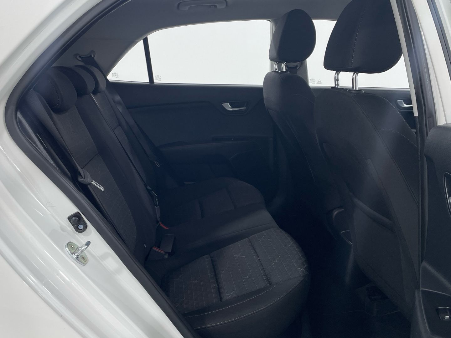 Kia Rio 1.0 T-GDi MHEV iMT Concept 74 kW (100 CV)