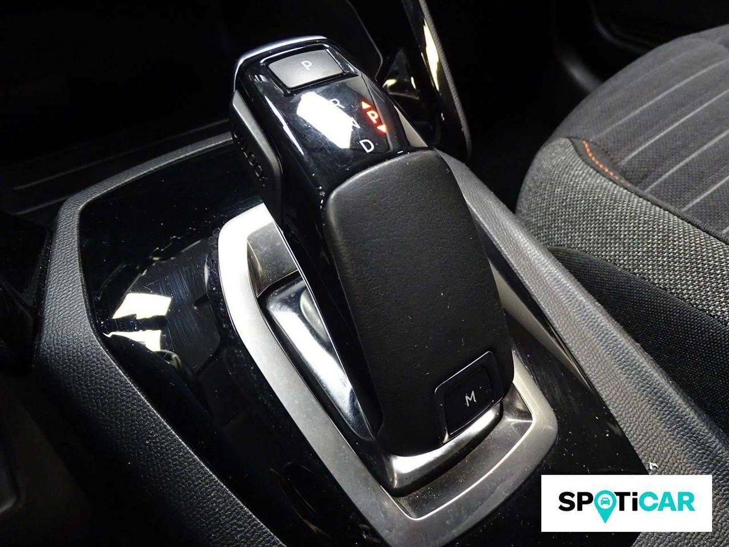 Peugeot 208 PureTech 100 Active Pack EAT8 75 kW (100 CV)