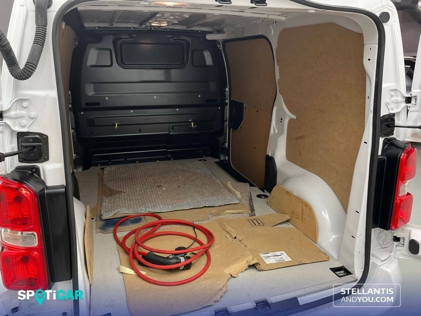 Citroen ë-Jumpy Furgon ë-Jumpy 75 KWh Talla M 100 kW (136 CV)