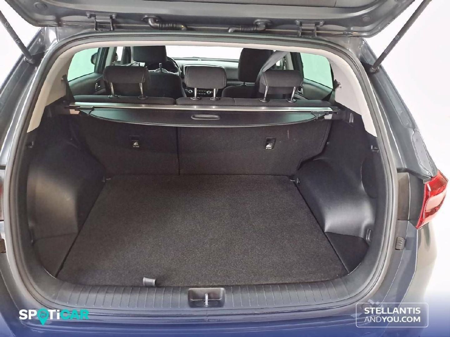 Kia Sportage 1.6 MHEV Drive 4x2 100 kW (136 CV)