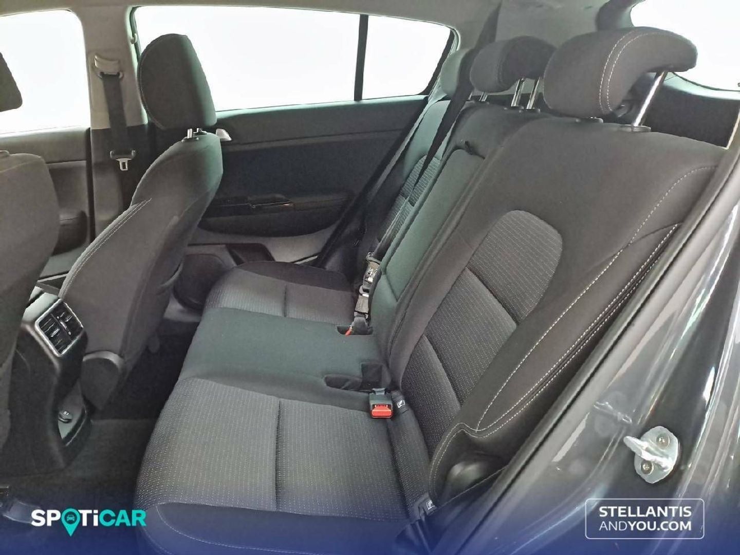 Kia Sportage 1.6 MHEV Drive 4x2 100 kW (136 CV)