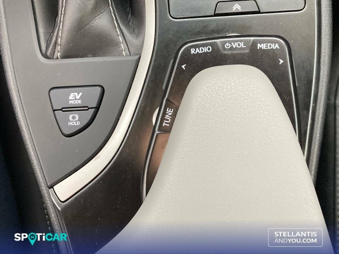 Lexus UX UX 250h F Sport Cuero 135 kW (184 CV)