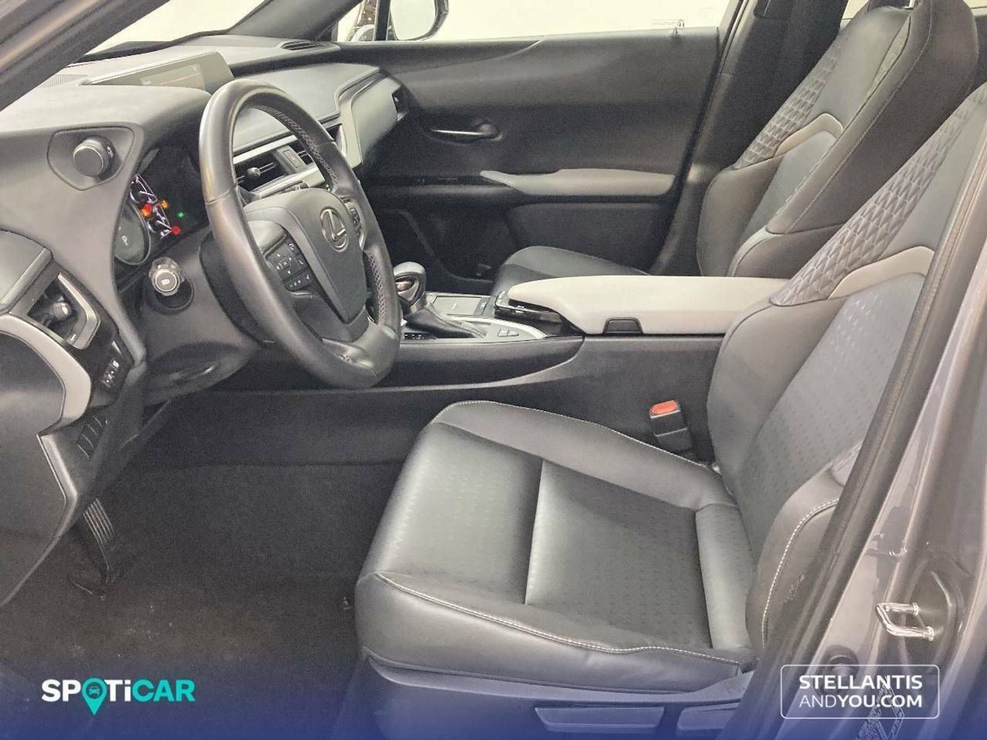 Lexus UX UX 250h F Sport Cuero 135 kW (184 CV)