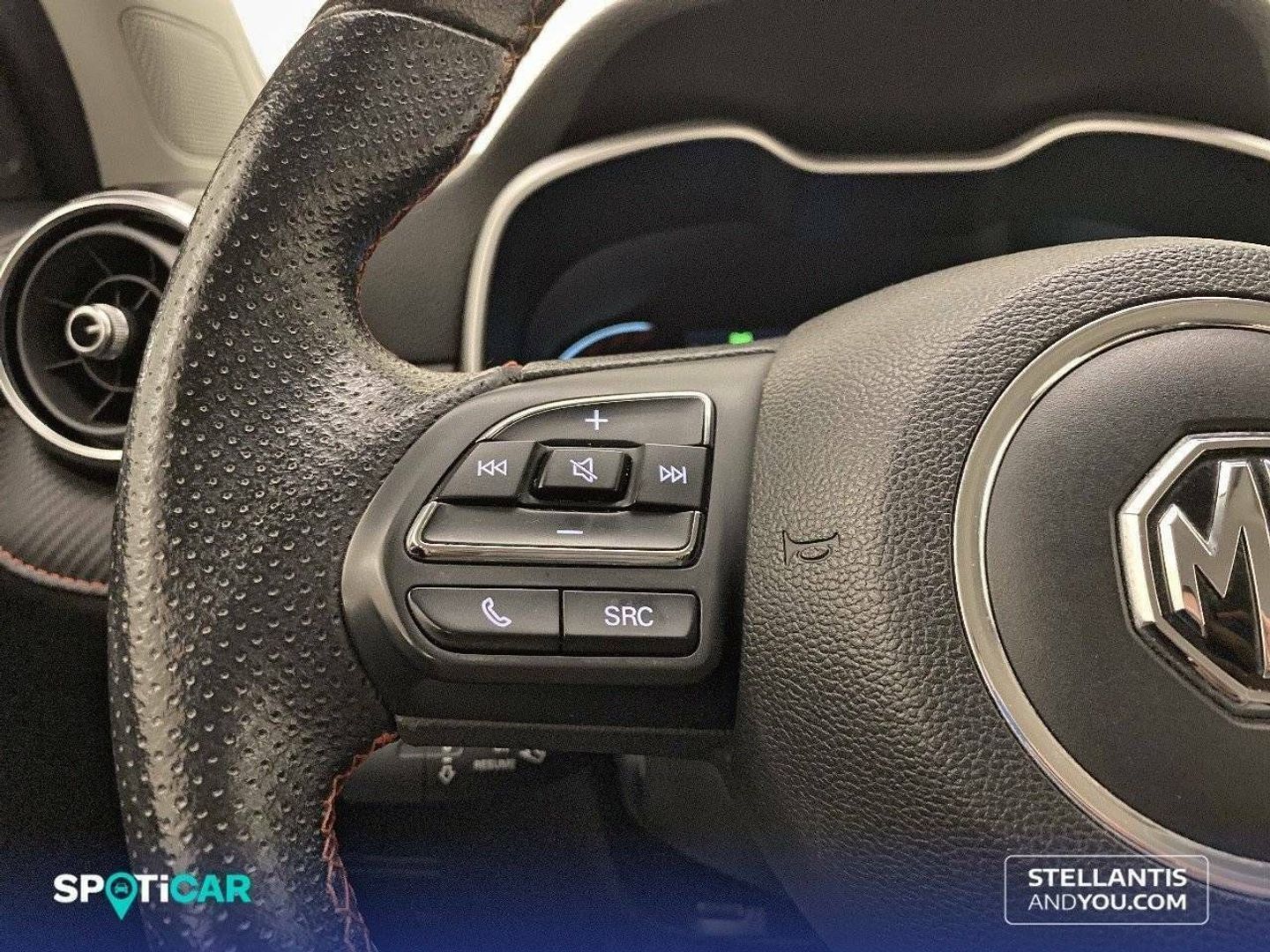 MG ZS 1.5 Luxury 78 kW (106 CV)