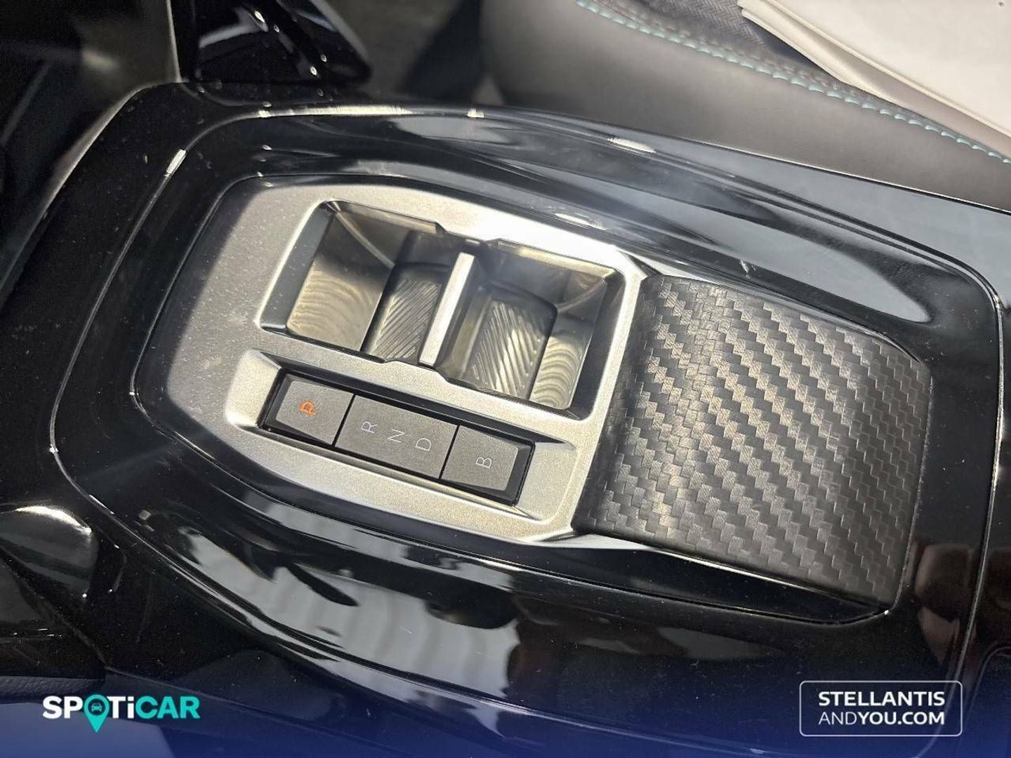 Peugeot e-208 Eléctrico Allure Pack 100 kW (136 CV)