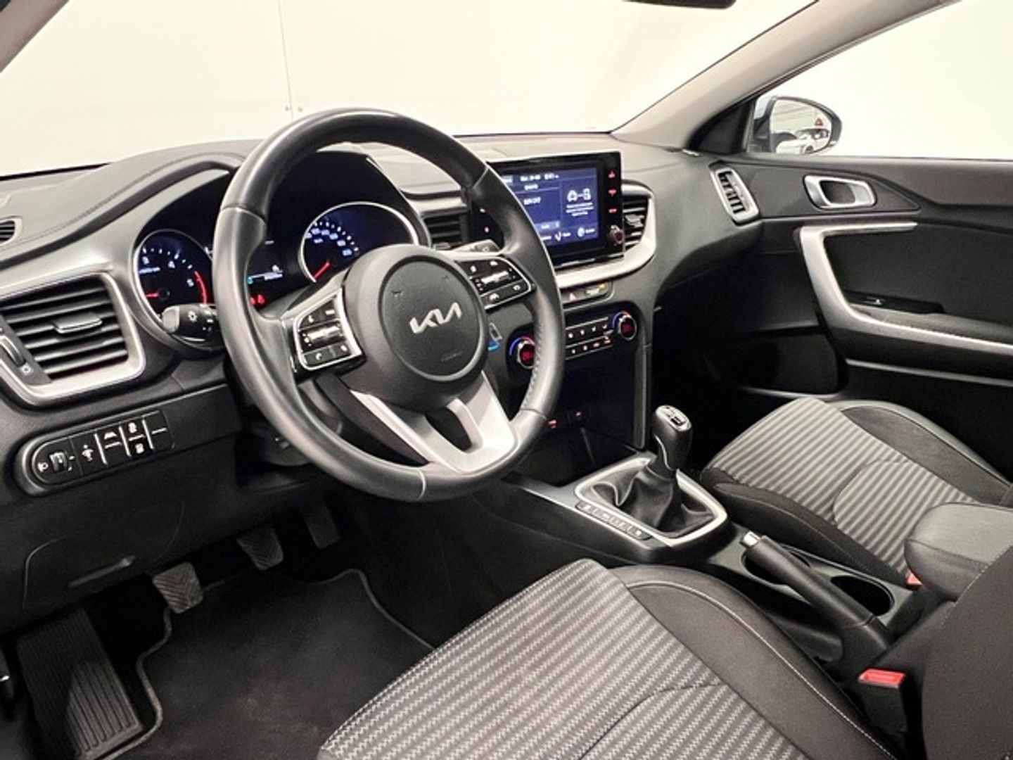 Kia XCeed 1.6 MHEV Drive iMT 100 kW (136 CV)