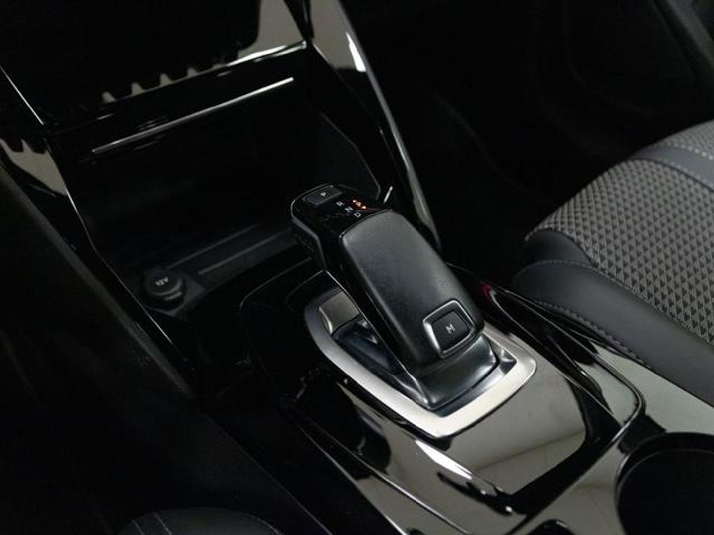 Peugeot 208 PureTech 130 GT EAT8 96 kW (130 CV)