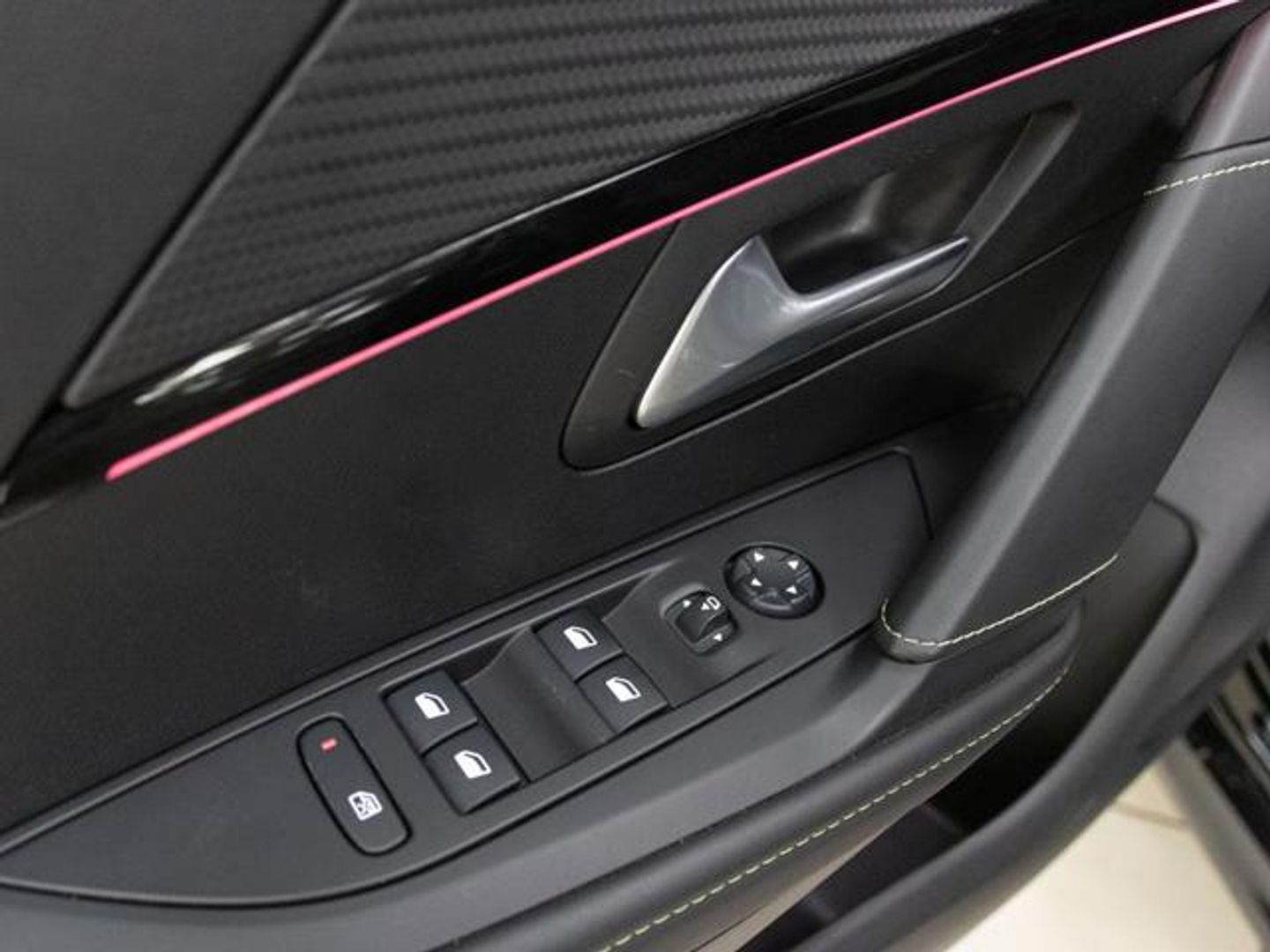 Peugeot 208 PureTech 130 GT EAT8 96 kW (130 CV)