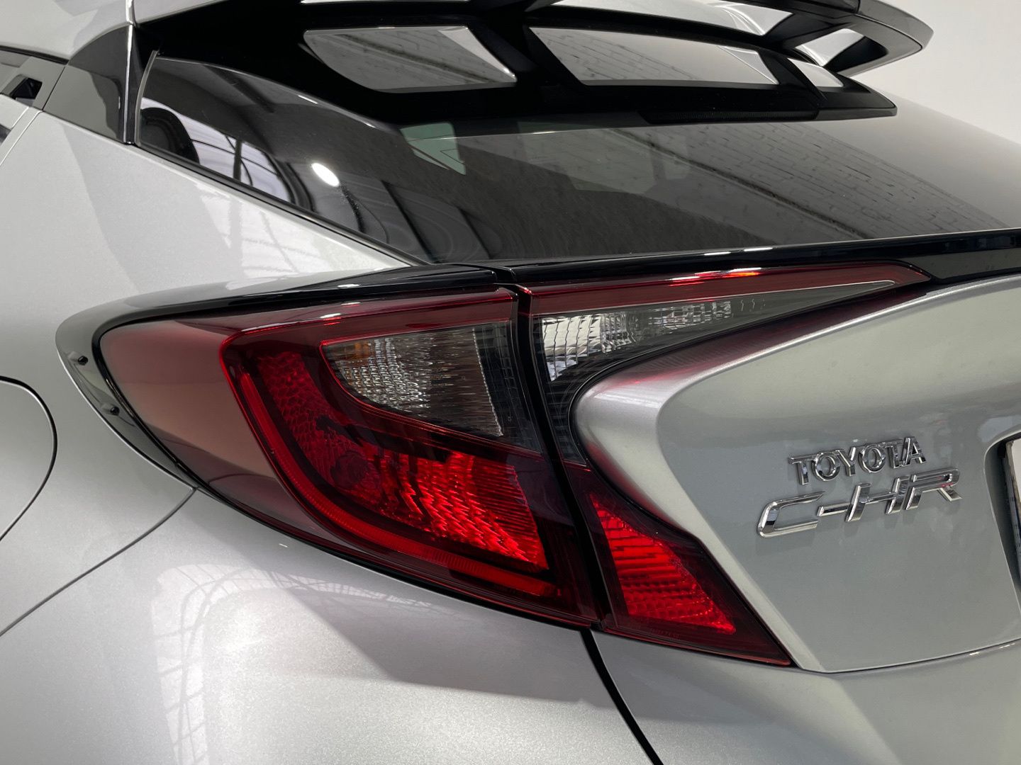 Toyota C-HR 1.8 125H Advance 90 kW (122 CV)
