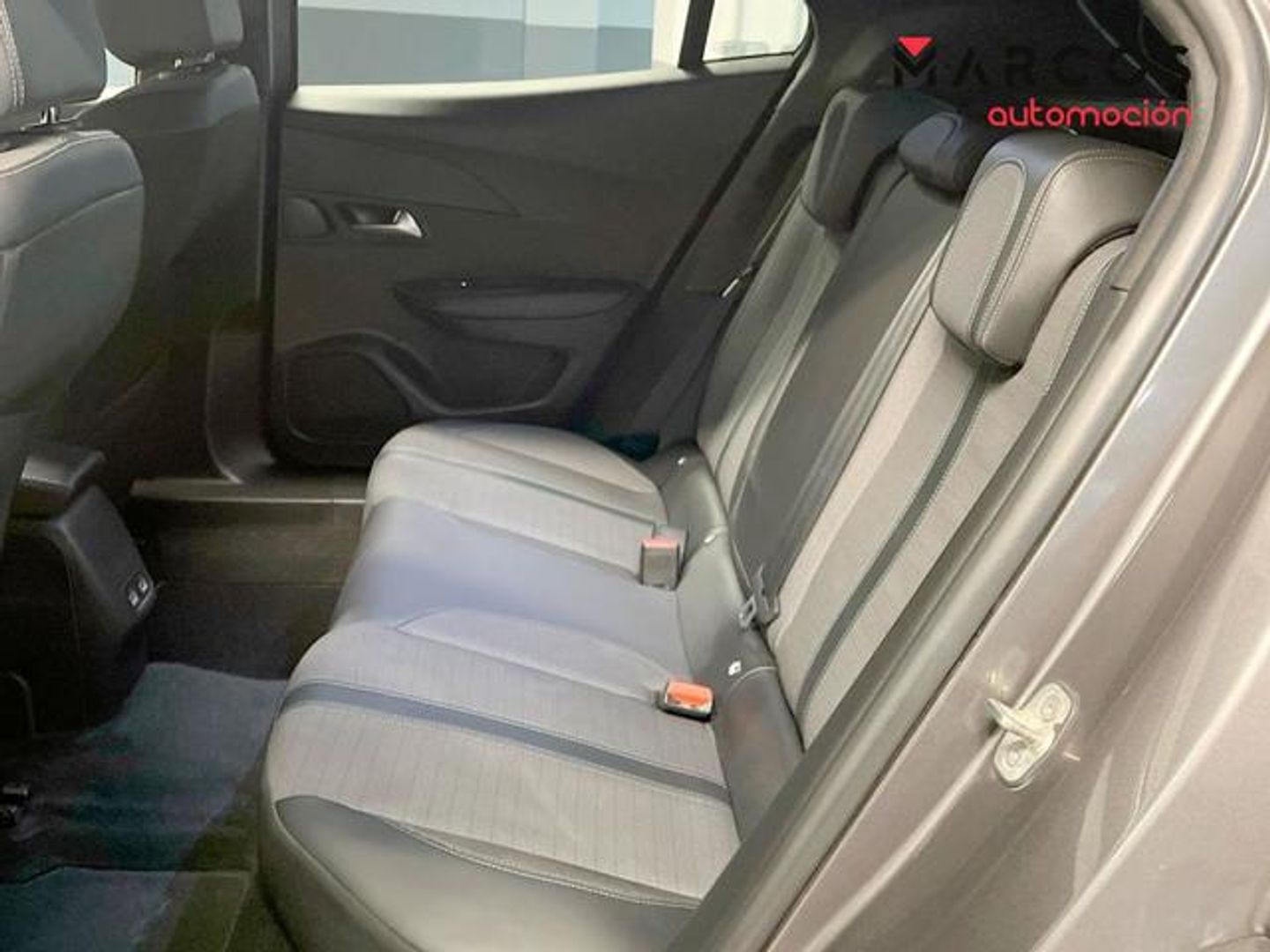 Peugeot 2008 PureTech 130 S&S Allure Pack EAT8 96 kW (130 CV)